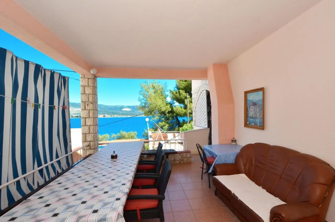 B Apartment With Terrace With The Sea View Trogir