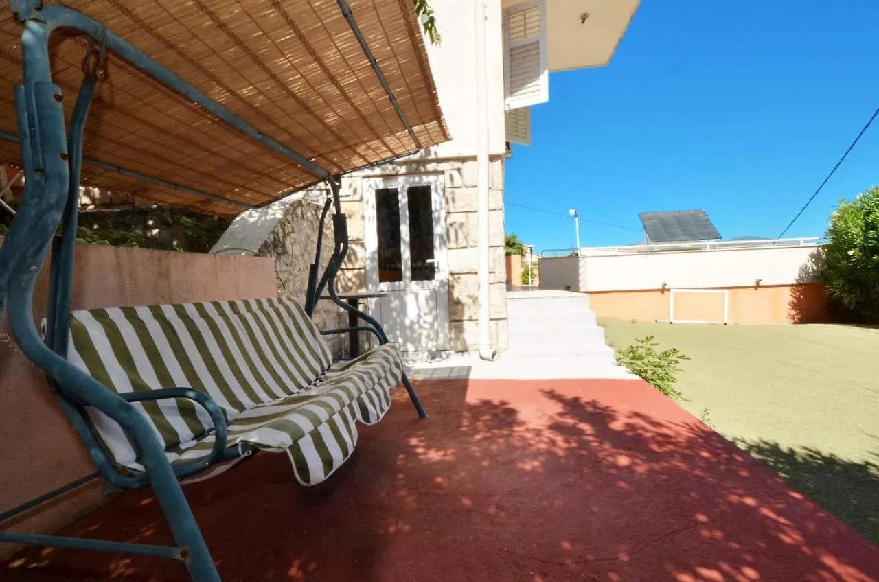 B Apartment With Terrace With The Sea View Trogir