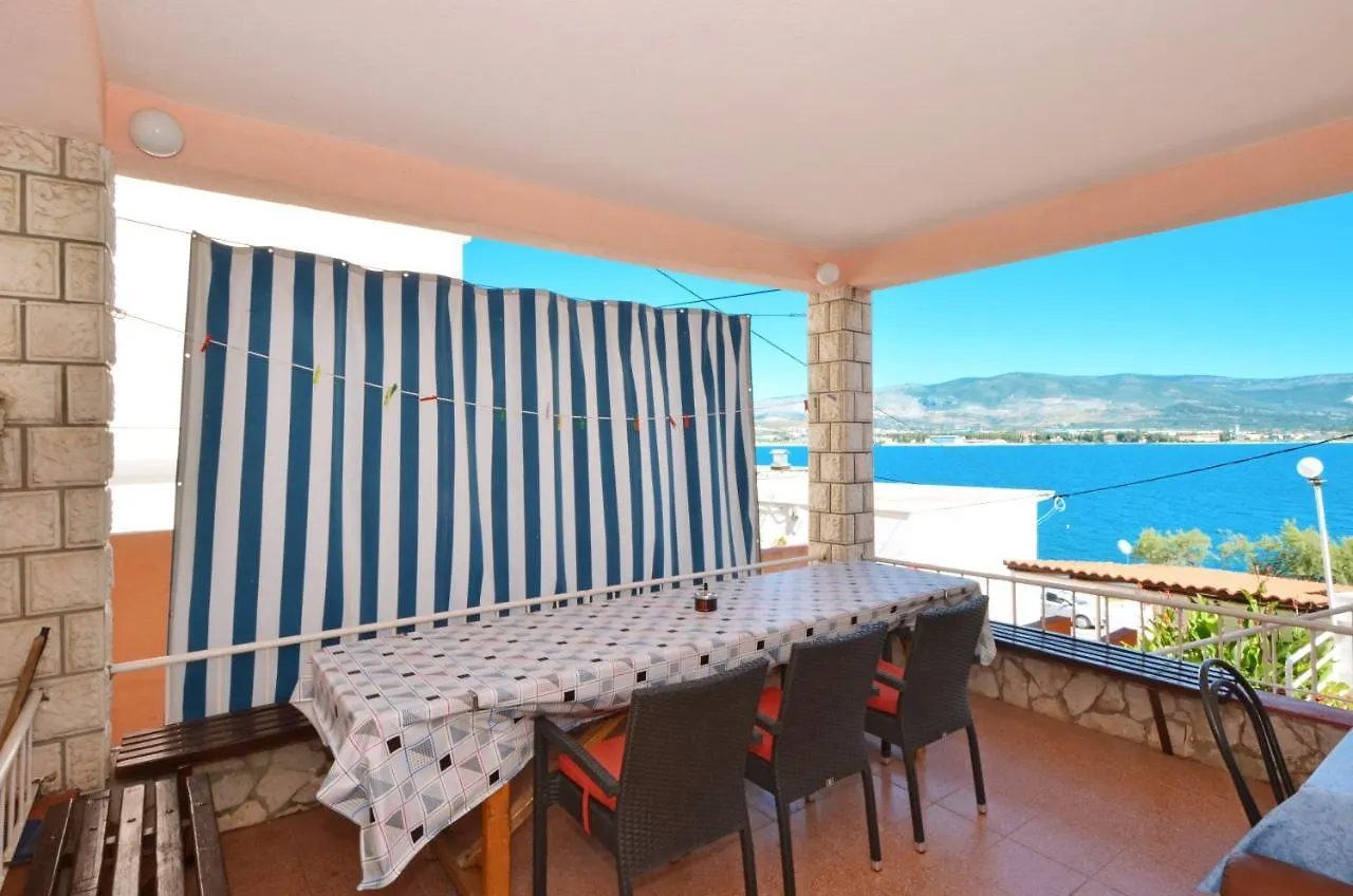 B Apartment With Terrace With The Sea View Trogir Chorwacja