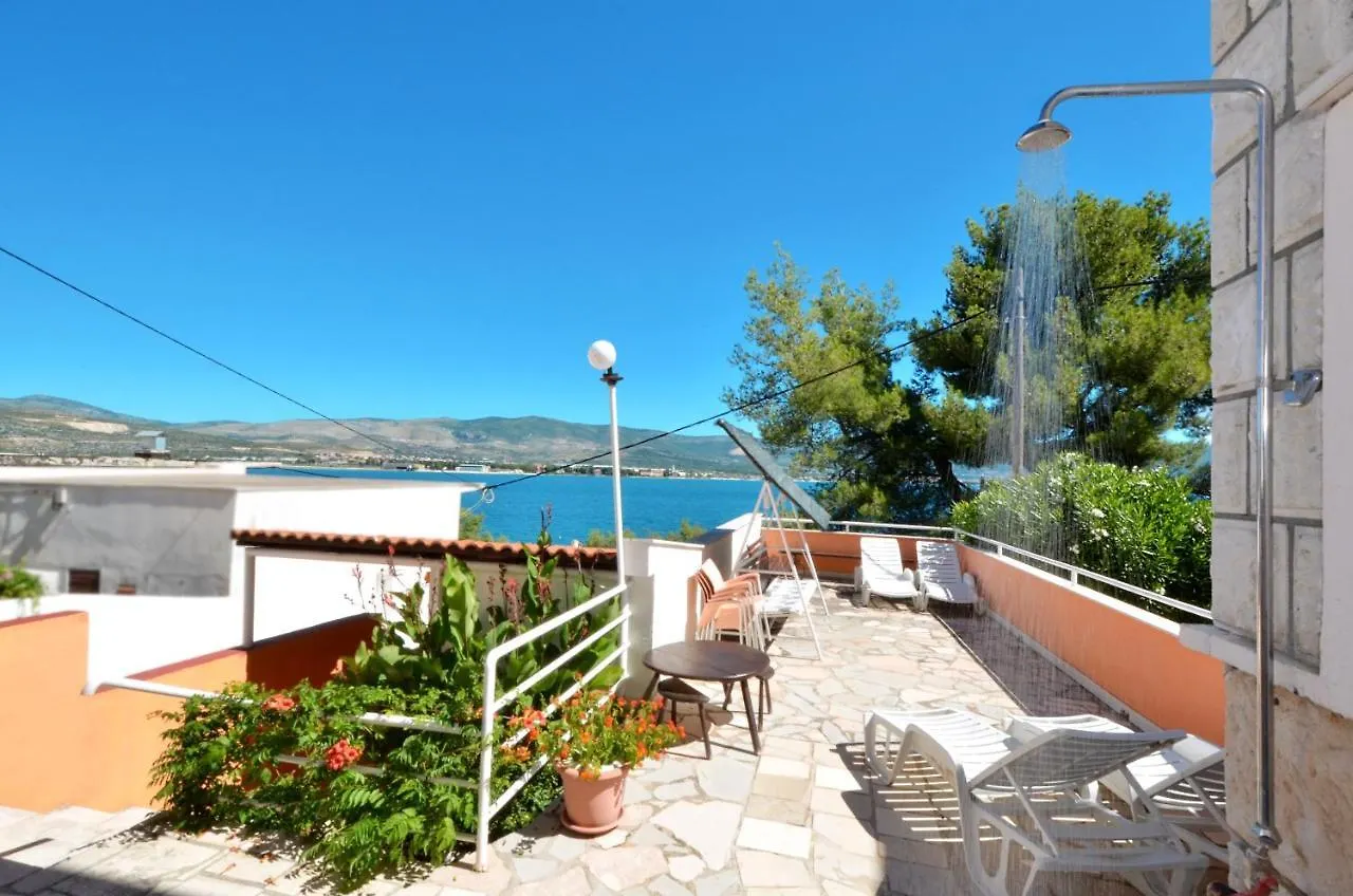B Apartment With Terrace With The Sea View Trogir