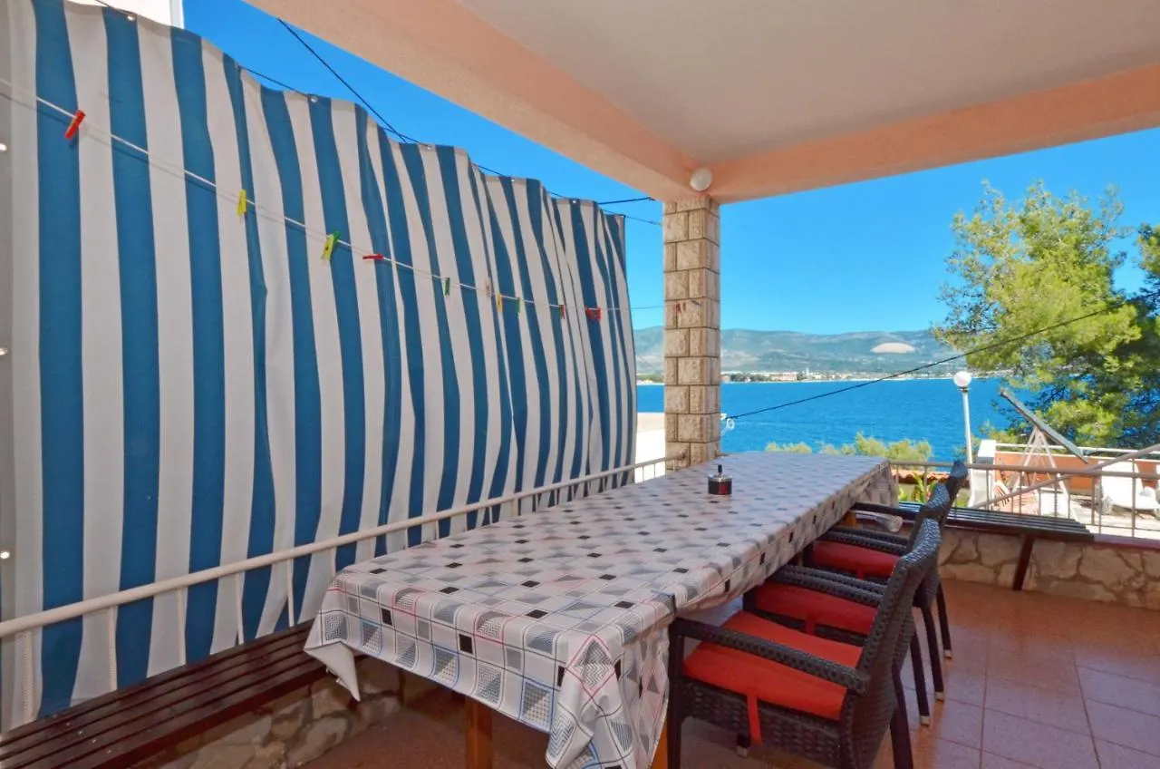 B Apartment With Terrace With The Sea View Trogir 0*,